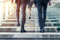 Stretching and Stress Mats May Help the Feet While Working